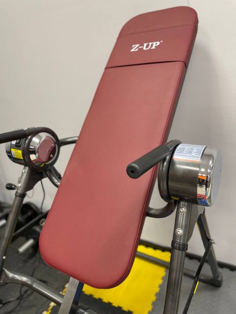 Инверсионный стол Z-UP 3 (серебряная рама, коричневая спинка) Выставочный экземпляр