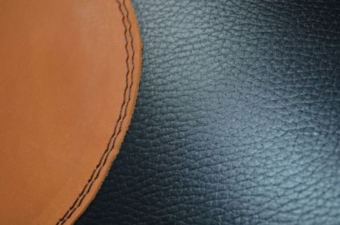 Подушка апперкотная Г образная кожа Рокки 70x50 см